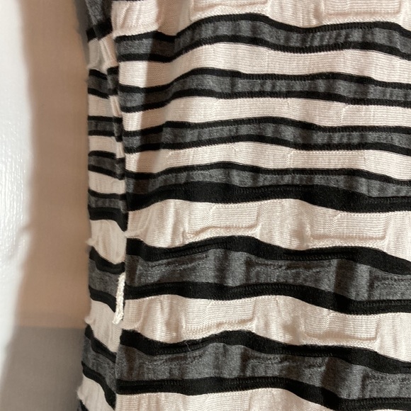 SHARAGANO BLACK GRAY & WHITE MIDI DRESS size 12 pleated-sleeve - Picture 6 of 9